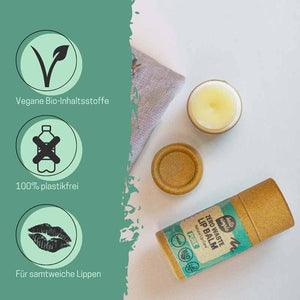 Baume à lèvres naturel dans un emballage sans plastique avec des ingrédients biologiques végétaliens, à côté de symboles de propriétés respectueuses de l'environnement et de lèvres douces.