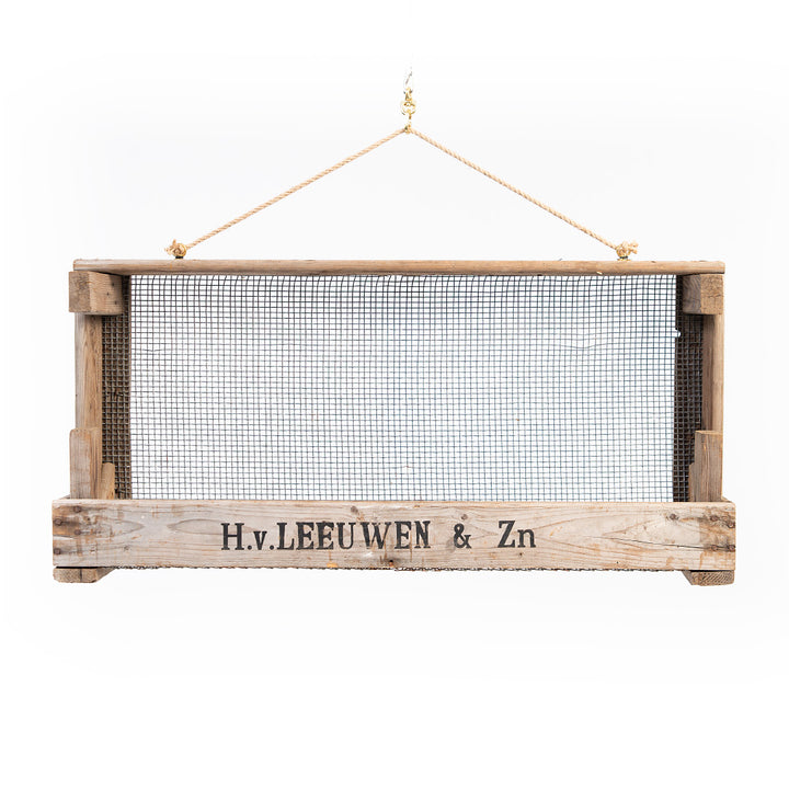Étagère de jardin comme décoration pour le jardin